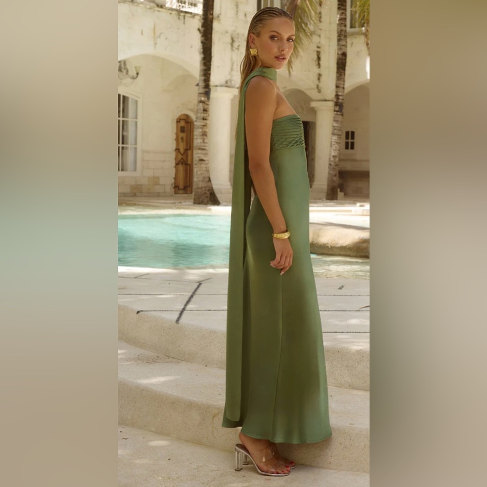 Elegant Strapless Green Dress